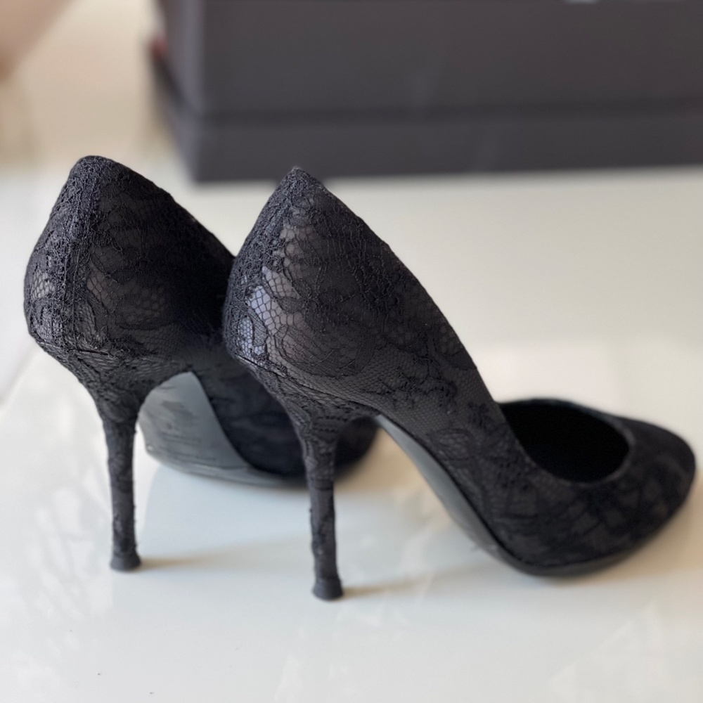 Dolce & Gabbana Decolette Pumps $600